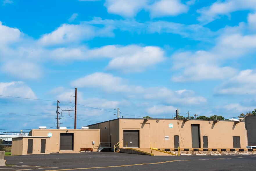 Primary Photo Of 680 Eagle Blvd, Warminster Township Warehouse For Lease