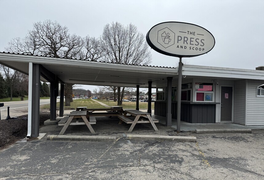 More Photos Of 2120 S Milford Rd, Highland Freestanding For Sale