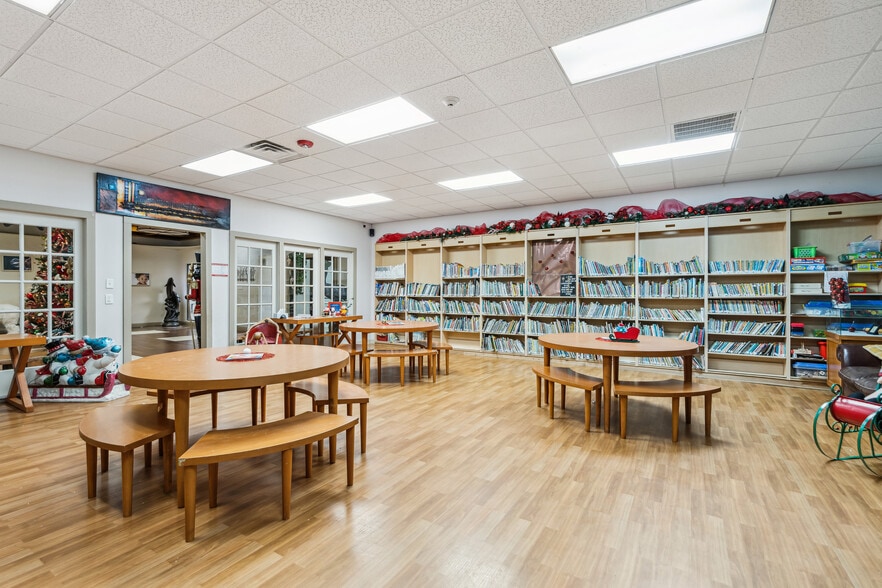 More Photos Of 1751 N Walnut Creek Dr, Mansfield Schools For Sale