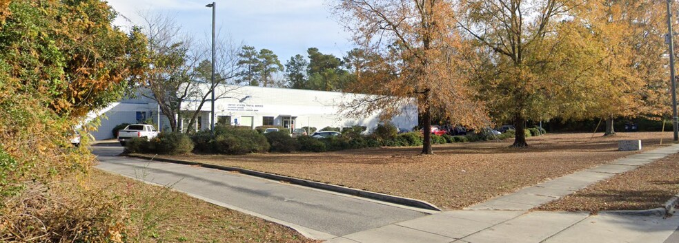 More Photos Of 314 LENNON Dr, Wilmington Post Office For Sale