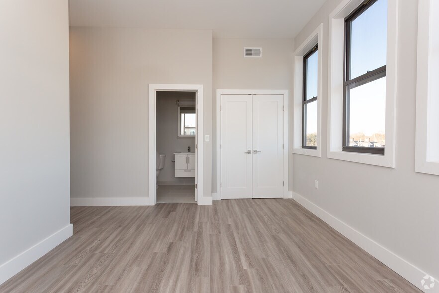 More Photos Of 22 Center St, Metuchen Apartments For Sale