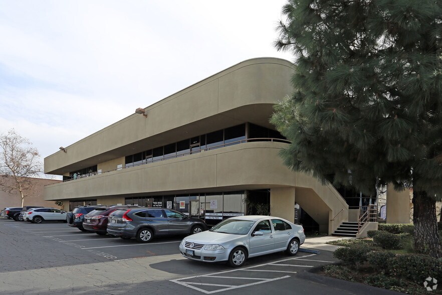 More Photos Of 4683 Mercury St, San Diego Loft Creative Space For Lease