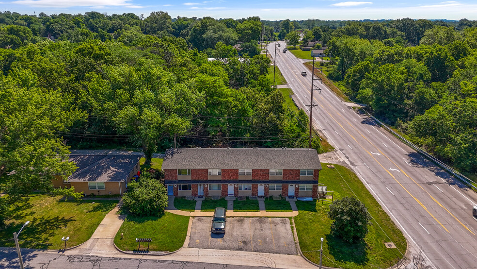 Primary Photo Of 717 S Prairie St, Liberty Apartments For Sale