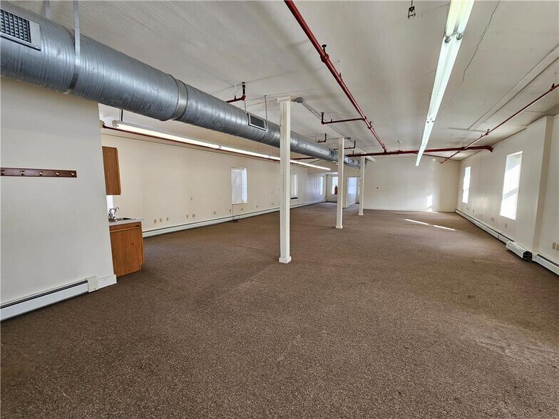 More Photos Of 102 E Station Ave, Coopersburg Office For Lease