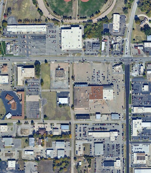 More Photos Of 105-115 SW 29th St, Topeka General Retail For Sale