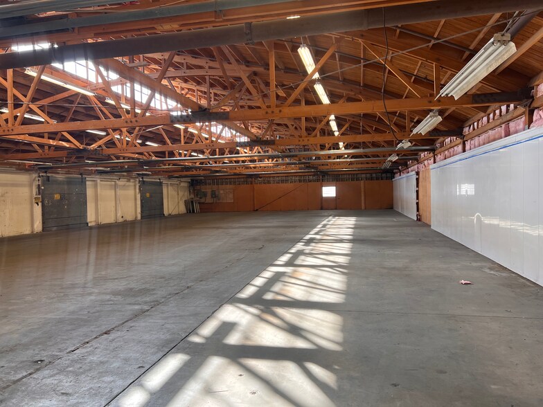 Primary Photo Of 2300 E Curry St, Long Beach Warehouse For Lease