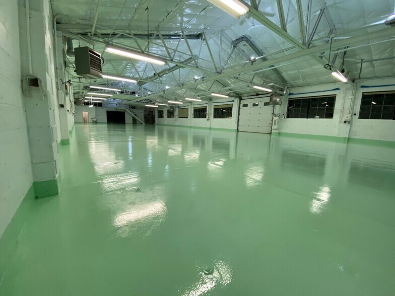 More Photos Of 885 Wickham Ave, Mattituck Warehouse For Lease