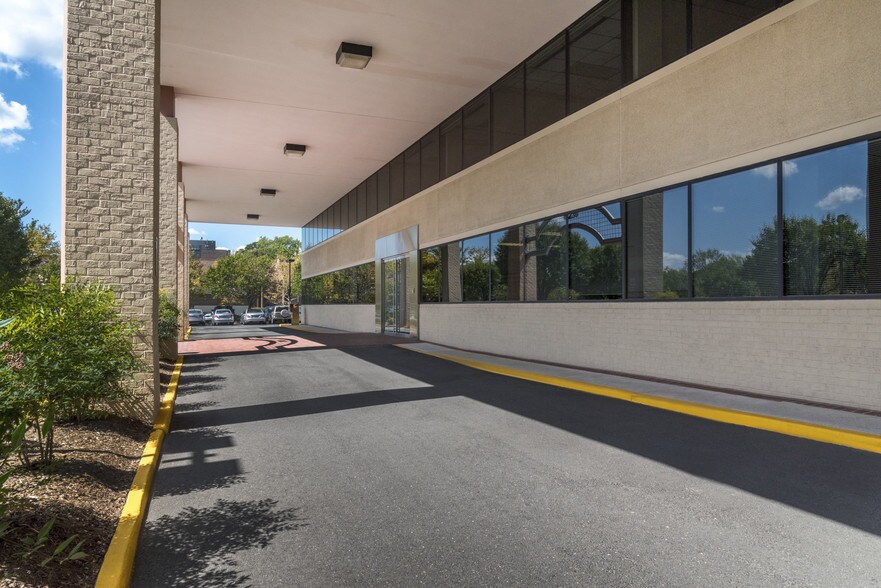 More Photos Of 8230 Old Courthouse Rd, Vienna Office For Lease