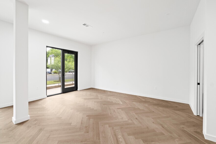 More Photos Of 2209 S First St, Austin Apartments For Sale