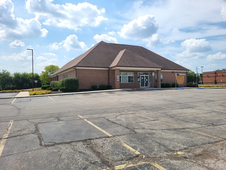 Primary Photo Of 1435 W Broad St, Columbus Bank For Sale