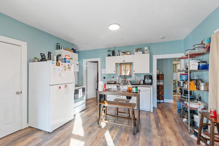 More Photos Of 122 Laurel St, Fitchburg Multifamily For Sale