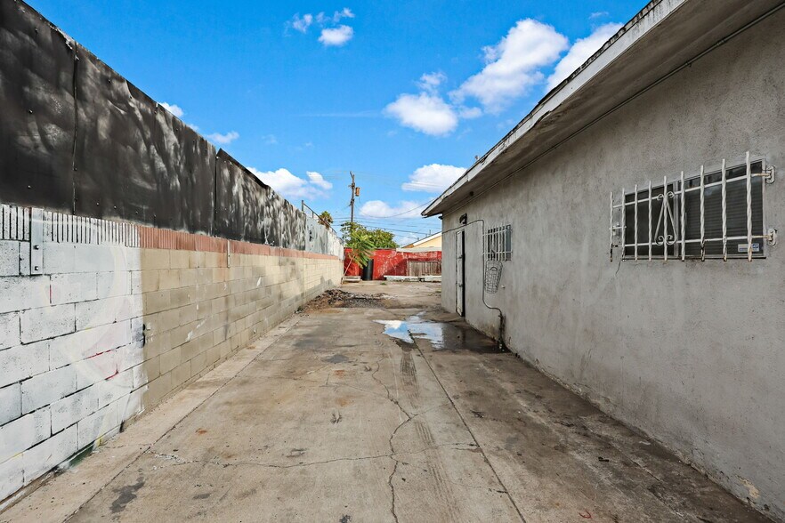 More Photos Of 6216 Crenshaw Blvd, Los Angeles Office For Sale