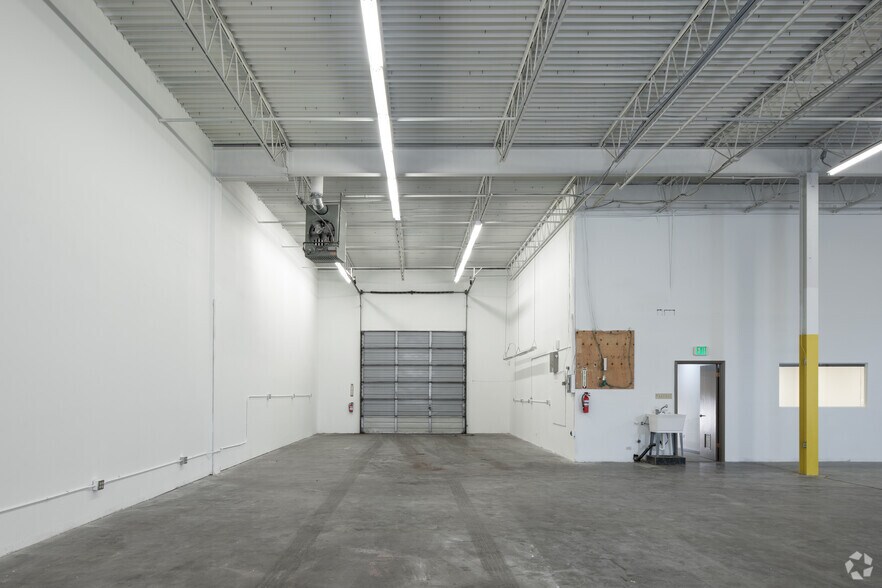 More Photos Of 4920-5060 Nome St, Denver Warehouse For Lease