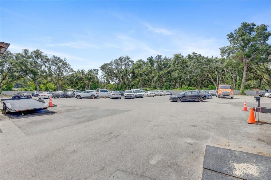 More Photos Of 11309 E US Highway 92, Seffner Warehouse For Sale