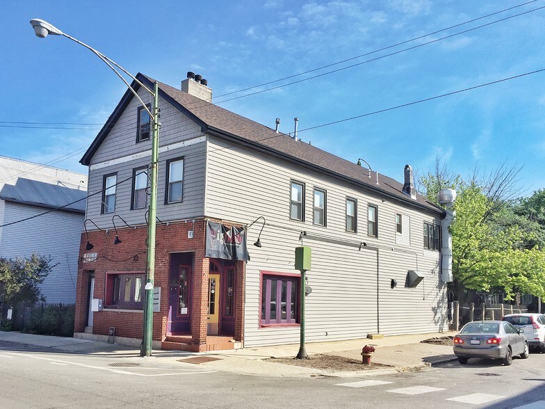 Primary Photo Of 2417 N Clybourn Ave, Chicago Restaurant For Lease