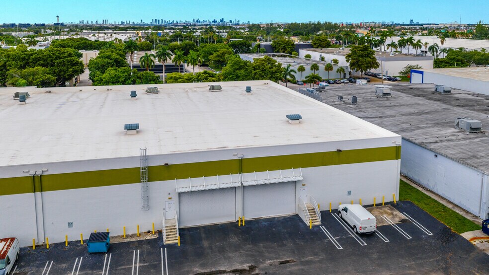 More Photos Of 1400 NW 88th Ave, Doral Unknown For Lease