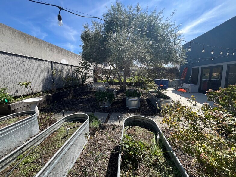 More Photos Of 1619-1621 5th St, Berkeley Food Processing For Sale