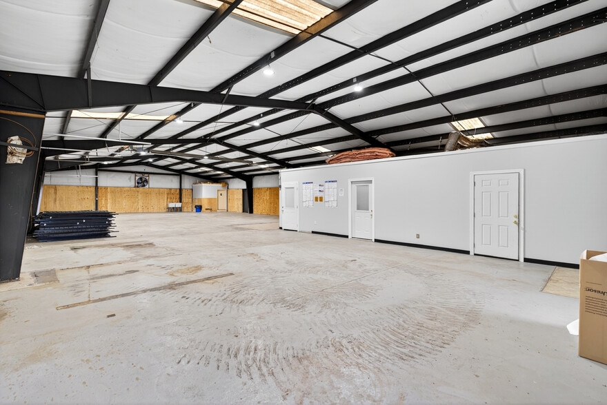 More Photos Of 2969 Nazareth Rd, Wellford Flex For Sale