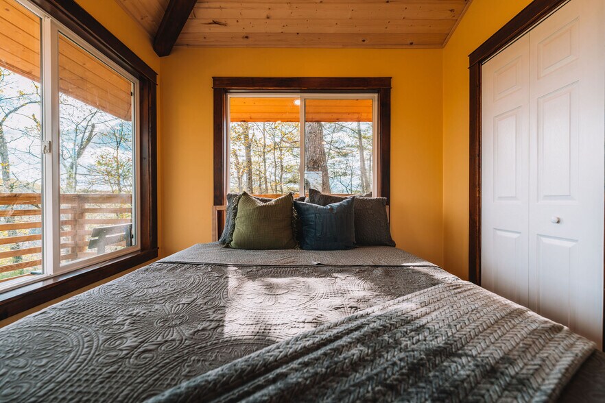 More Photos Of 250 Wood Thrush Lane, Rogers Specialty For Sale