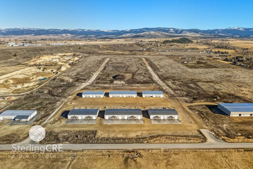 More Photos Of 422 Industry Loop, Stevensville Manufacturing For Lease