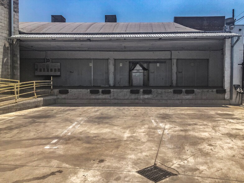 Primary Photo Of 2181 E 14th St, Los Angeles Refrigeration Cold Storage For Lease