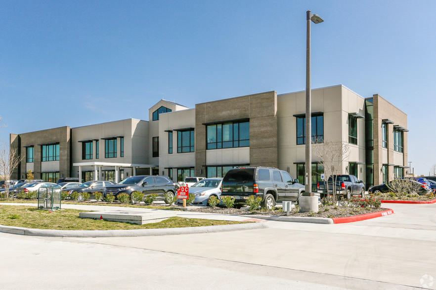 Primary Photo Of 8540 Broadway St, Pearland Medical For Lease