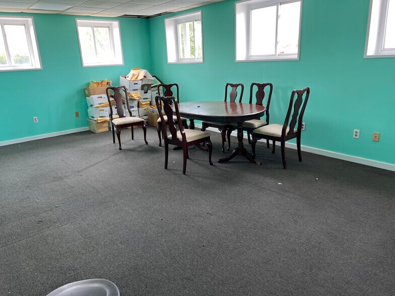 More Photos Of 475 Church St, New Bedford Warehouse For Lease