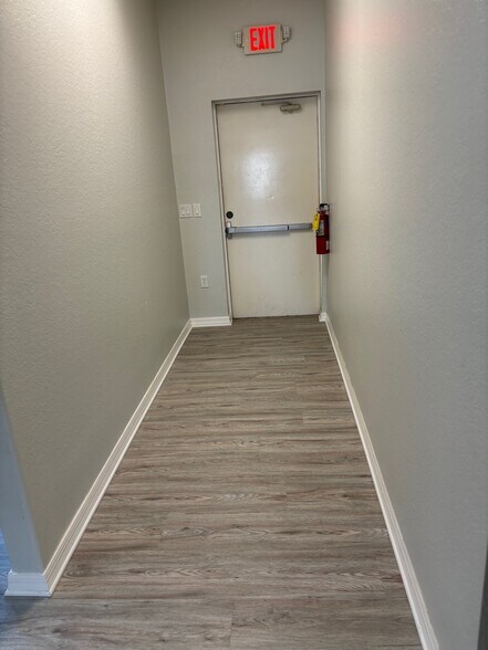 More Photos Of 1531 Rio De Janeiro Ave, Punta Gorda Storefront Retail Office For Lease