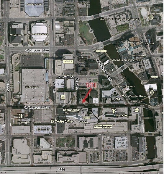 More Photos Of 230-234 W Wisconsin Ave, Milwaukee Storefront For Lease