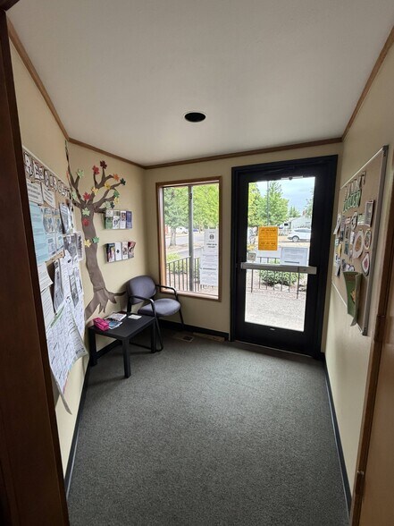 More Photos Of 1403 F St, Springfield Medical For Lease
