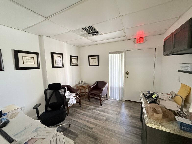 More Photos Of 6725 Cedarridge Dr, Zephyrhills Medical For Lease