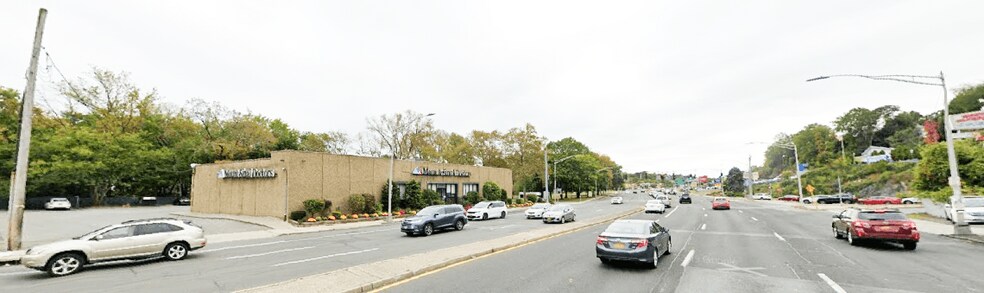 More Photos Of 2422 Central Park Ave, Yonkers Office For Lease