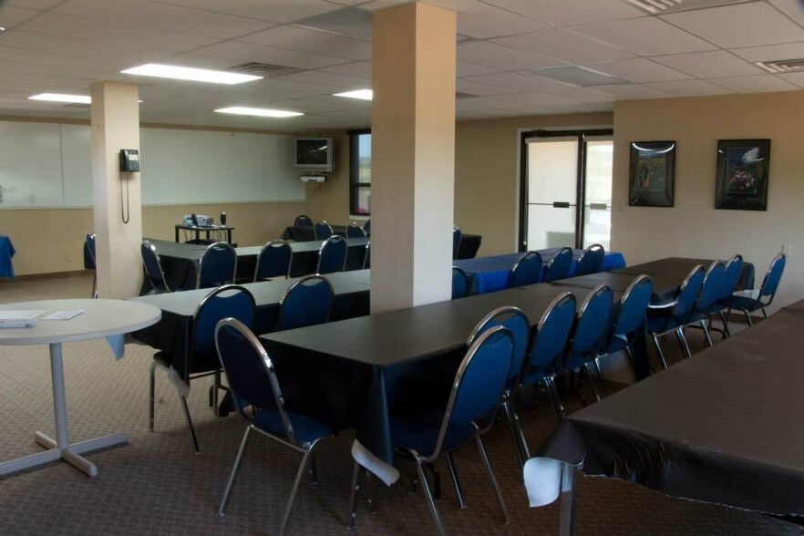 More Photos Of 14960 Woodcarver Rd, Colorado Springs Office For Sale