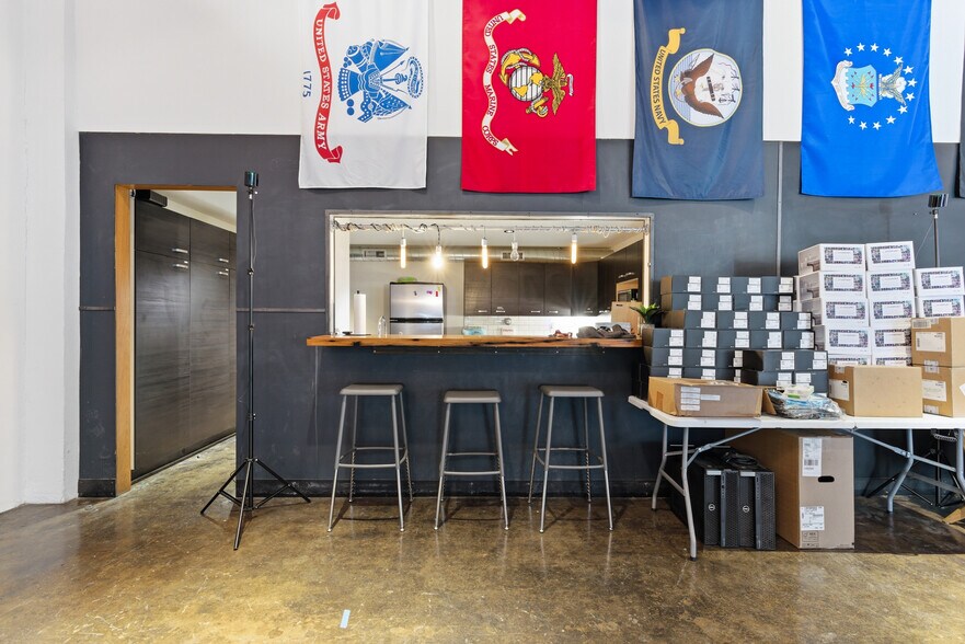More Photos Of 311-321 Sixth St, San Antonio Office For Sale
