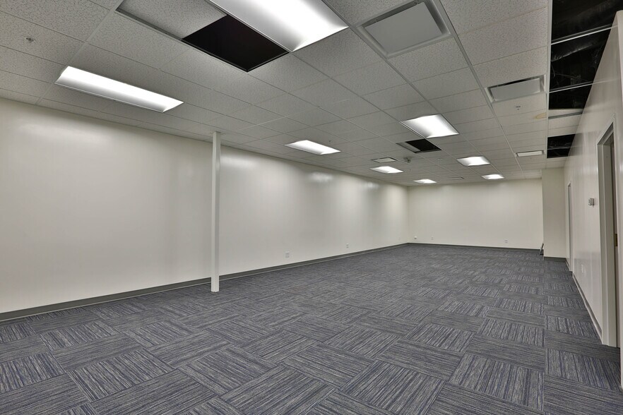 More Photos Of 118-122 Charcot Ave, San Jose Flex For Lease