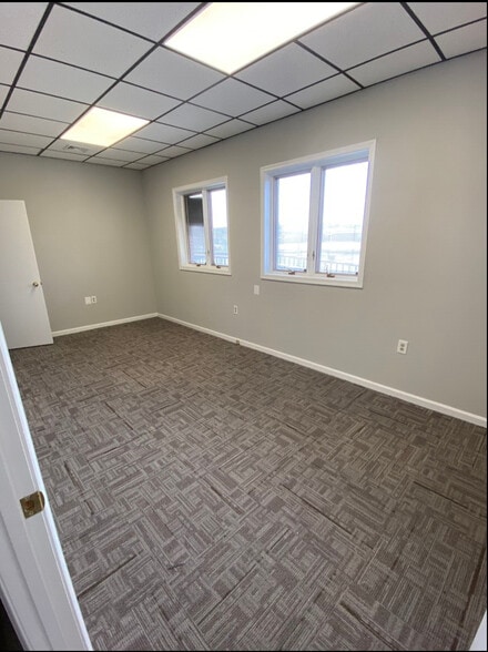 More Photos Of 3825 Leonardtown Rd, Waldorf Office For Lease