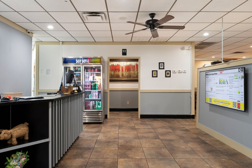 More Photos Of 140 E Felton Rd, Cartersville Restaurant For Sale