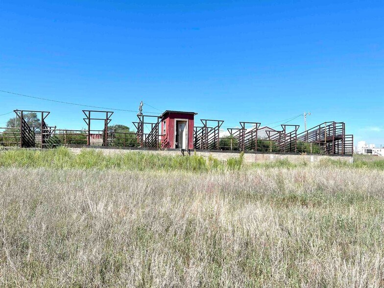 More Photos Of 3313 US 54, Guymon Manufacturing For Sale