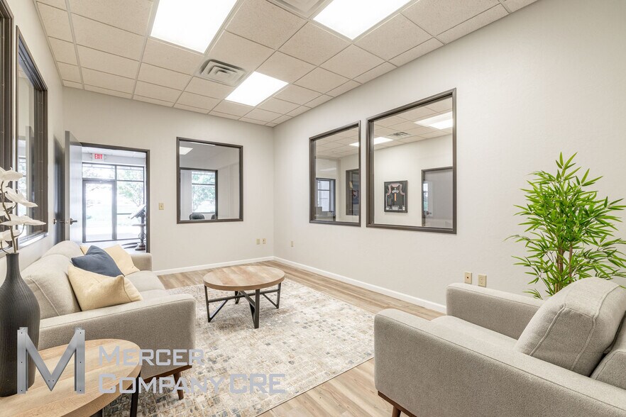 More Photos Of 4920 W I-40 Service Rd, Oklahoma City Showroom For Lease