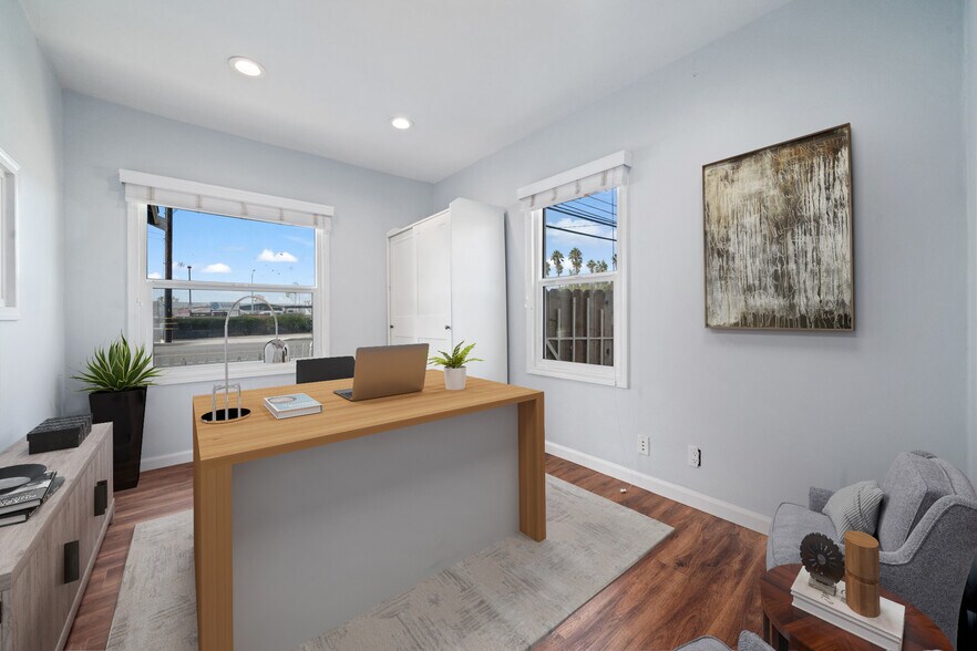 More Photos Of 2283 N Batavia St, Orange Contractor Storage Yard For Sale