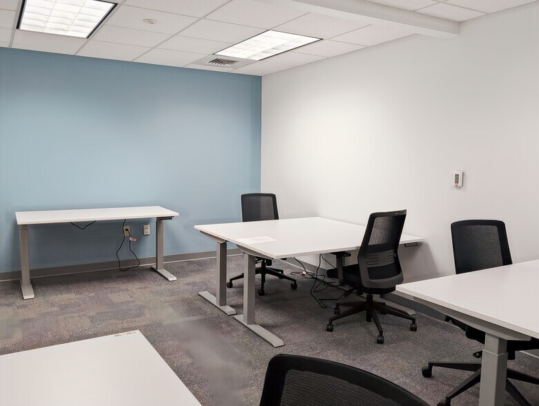 More Photos Of 41 Hutchins Dr, Portland Coworking Space