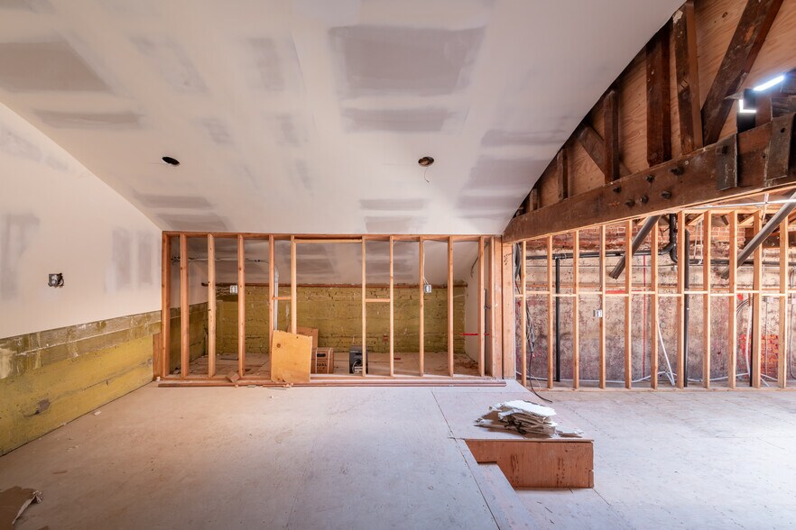More Photos Of 5253 W Adams Blvd, Los Angeles Storefront Retail Office For Lease