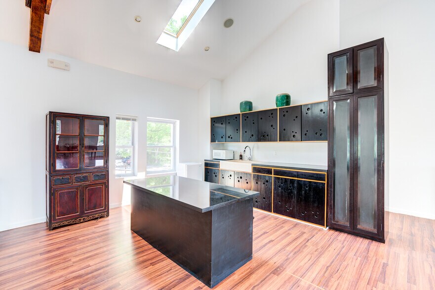 More Photos Of 525 N Dean St, Englewood Storefront Retail Office For Sale