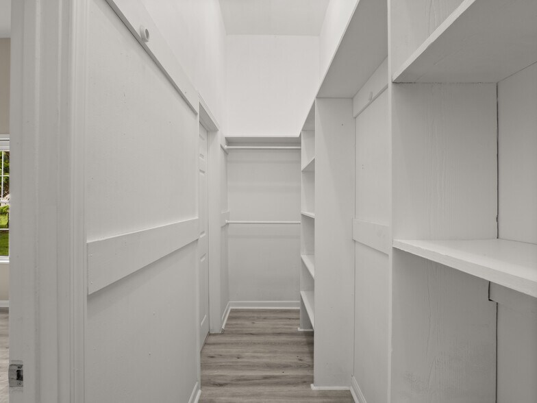 More Photos Of 101 W Center St, DeQuincy Office For Lease