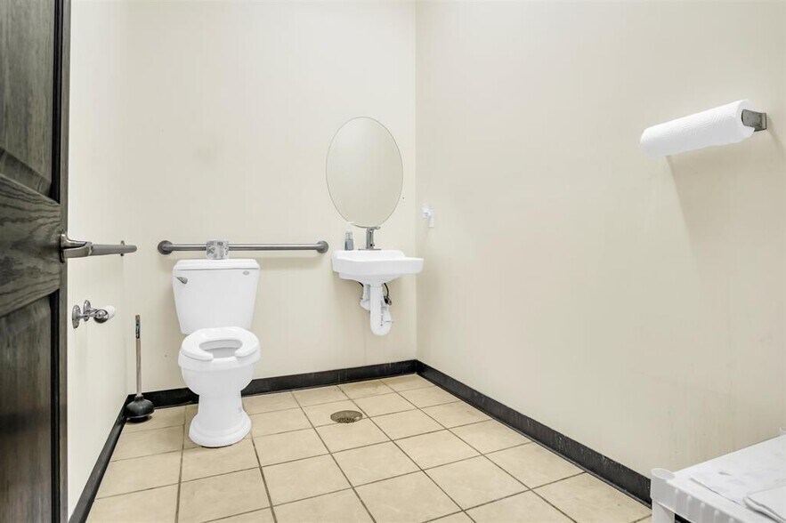 More Photos Of 1324 2nd Ave, Kearney Storefront Retail Office For Sale
