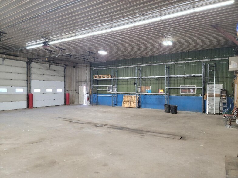 More Photos Of 1315 Maras St S, Shakopee Service For Lease