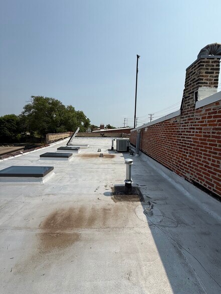 More Photos Of 205 W Galena Blvd, Aurora Storefront Retail Residential For Sale