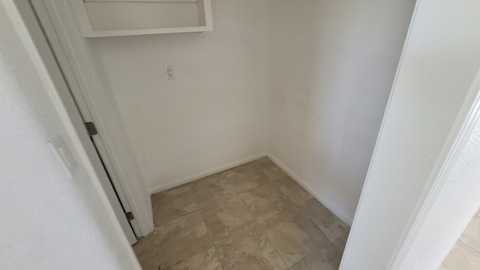 More Photos Of 204 Woodham Ave, Barstow Apartments For Sale