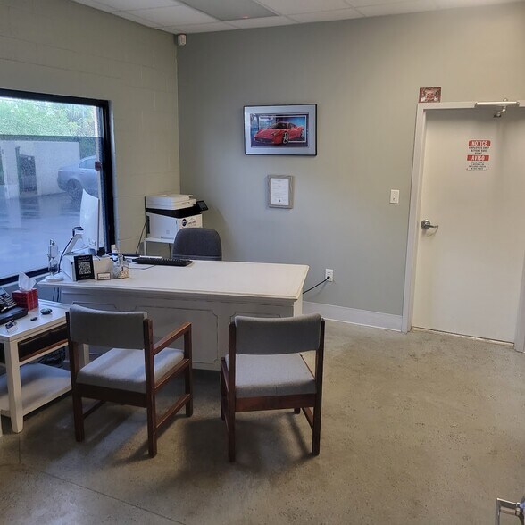 More Photos Of 2106 S US Highway 1, Vero Beach Freestanding For Sale