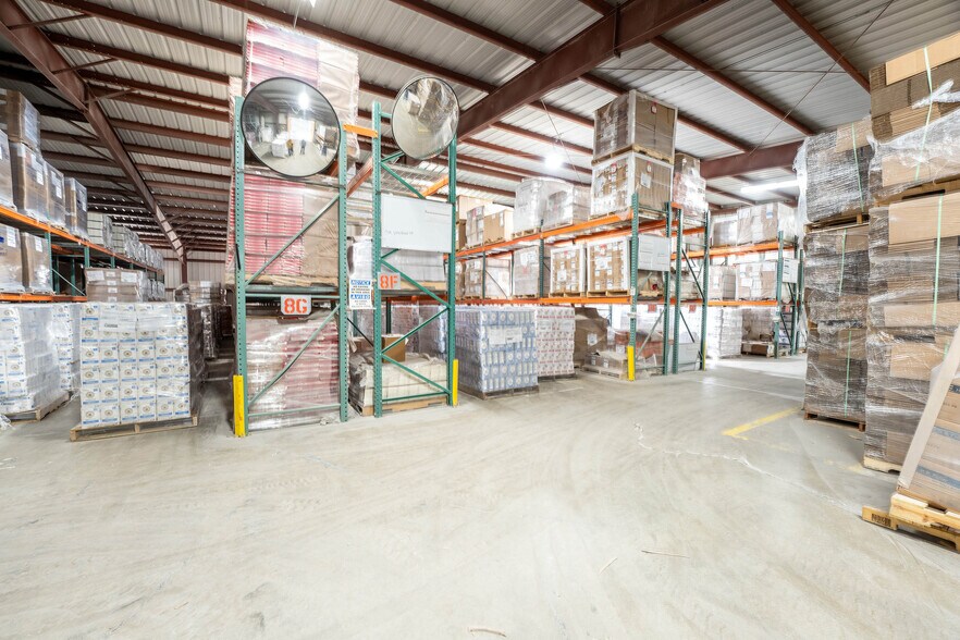 More Photos Of 225 Lawton Ave, Hereford Manufacturing For Sale